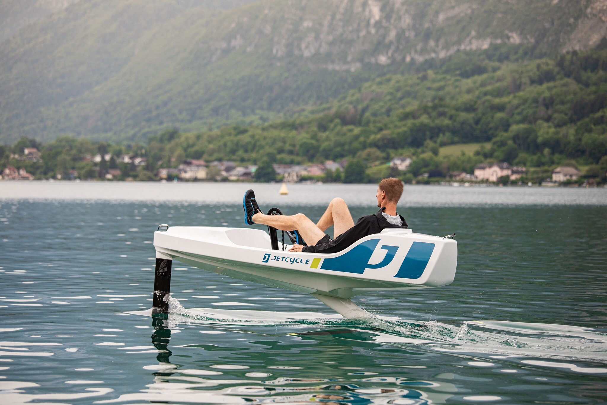 JetCycle hydrofoil is the recumbent bike that soars over water